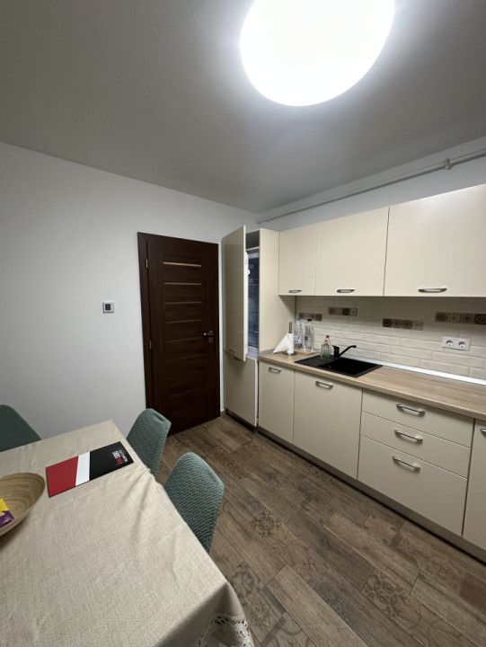 Apartament 2 camere, bucătărie separata, complet mobilat și utilat 