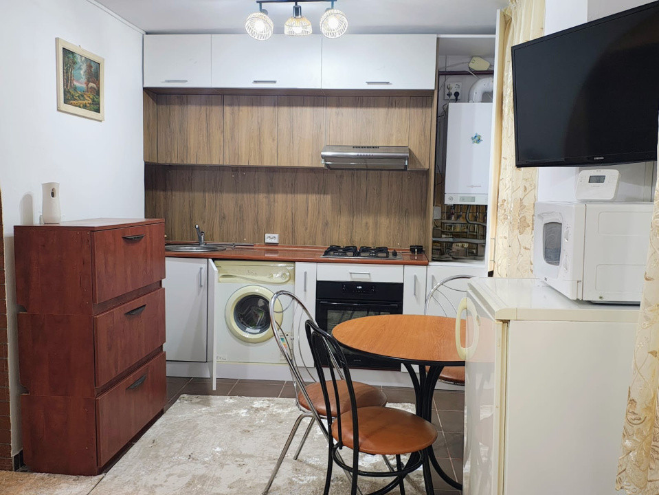 Garsoniera spatioasa, Ciuperca, parter