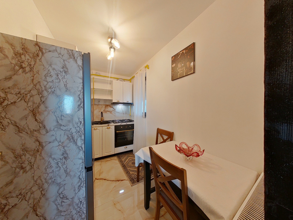 Apartament cu 3 camere, decomandat, mobilat și utilat - Drumul Poienii