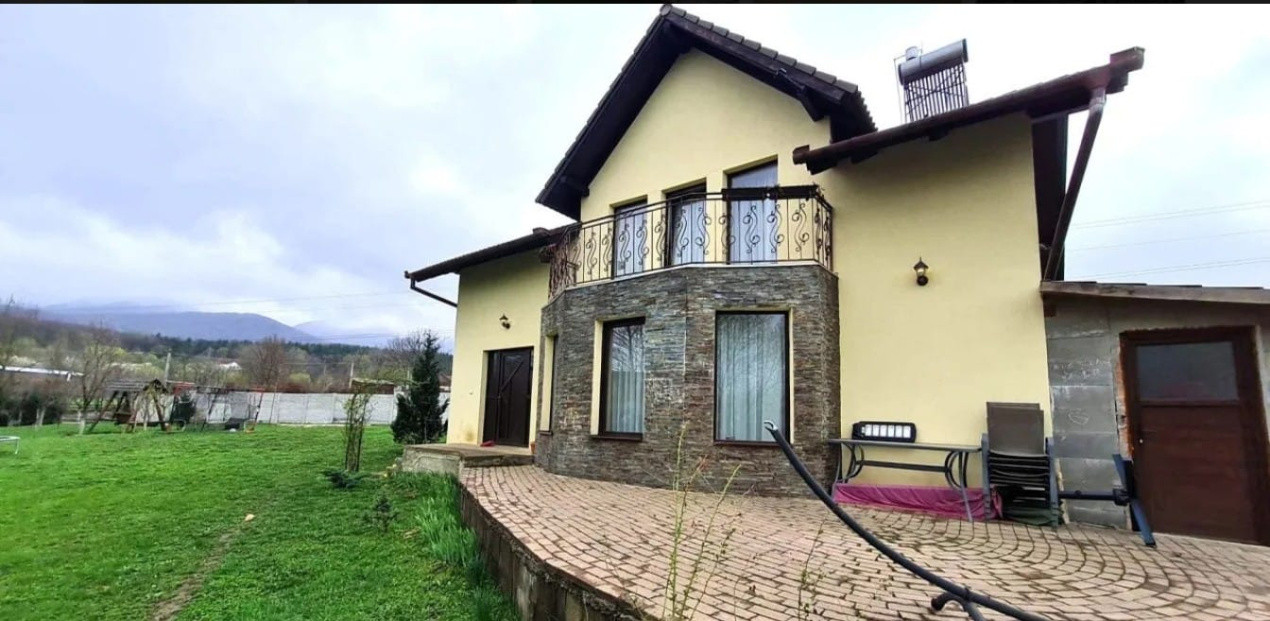 Vilă spațioasă cu teren și vedere panoramică – Tocile, Sibiu