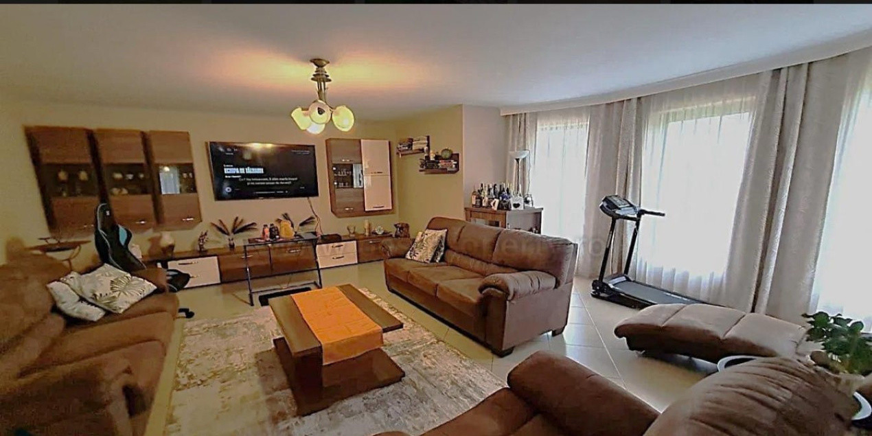 Vilă spațioasă cu teren și vedere panoramică – Tocile, Sibiu