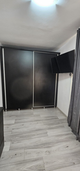 Apartament 2 camere V. Rosie - ideal pentru studenti sau investitie inteligenta 