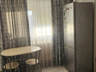 Apartament 2 camere V. Rosie - ideal pentru studenti sau investitie inteligenta 