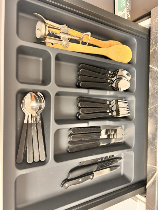 Ap. modern cu 3 cam. complet mobilat si utilat+loc de parcare-Kaufland