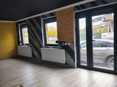 Spațiu cu vad excelent – ideal farmacie, magazin, reprezentanta