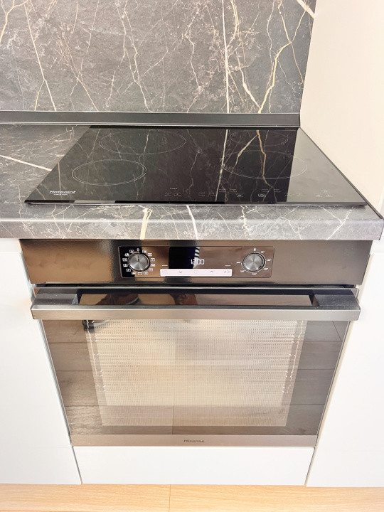 Apart. 3 cam. coplet mobilat, două băi, balcon, lift, parcare-Kaufland Hipodrom