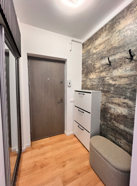 Apart. 3 cam. coplet mobilat, două băi, balcon, lift, parcare-Kaufland Hipodrom