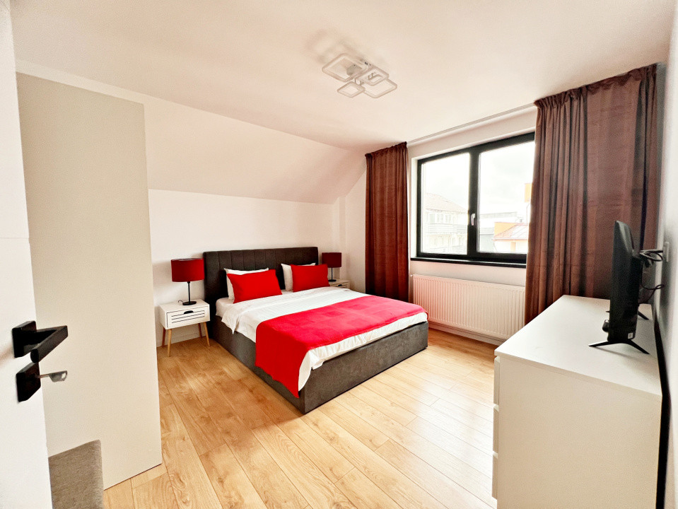 Apart. 3 cam. coplet mobilat, două băi, balcon, lift, parcare-Kaufland Hipodrom