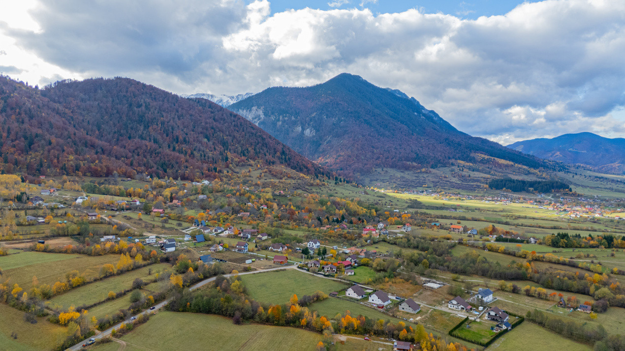 Teren Intravilan I 2 085 mp | Peisaje de vis - Tohanita