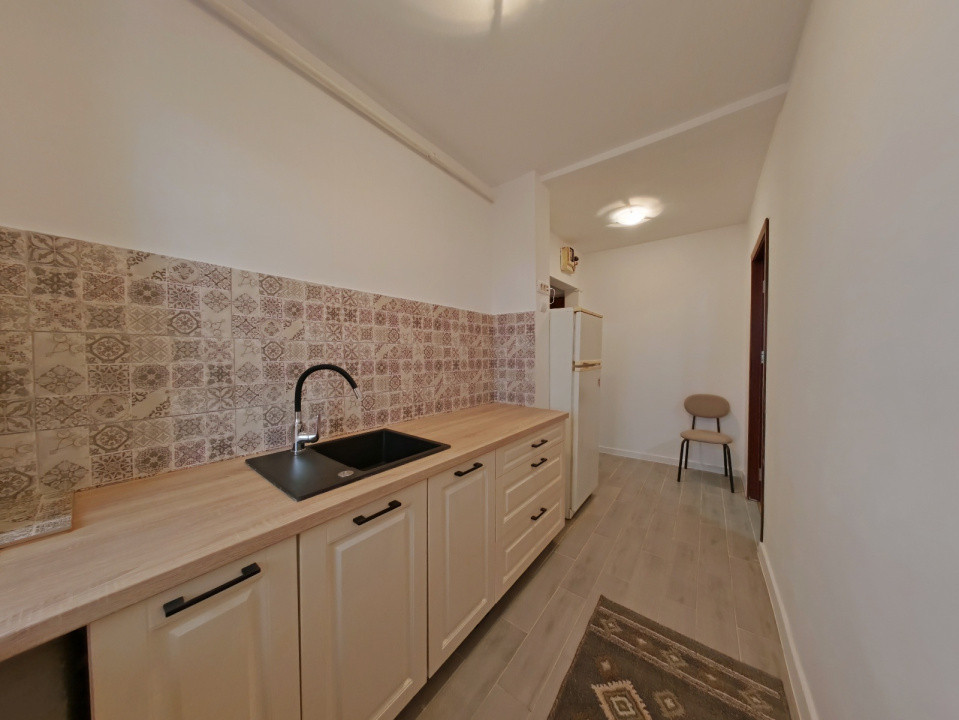  Închiriere apartament cu 3 camere - strada Avram Iancu