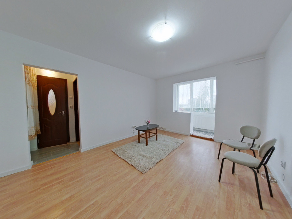  Închiriere apartament cu 3 camere - strada Avram Iancu