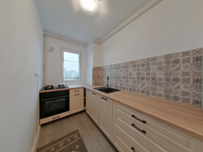  Închiriere apartament cu 3 camere - strada Avram Iancu