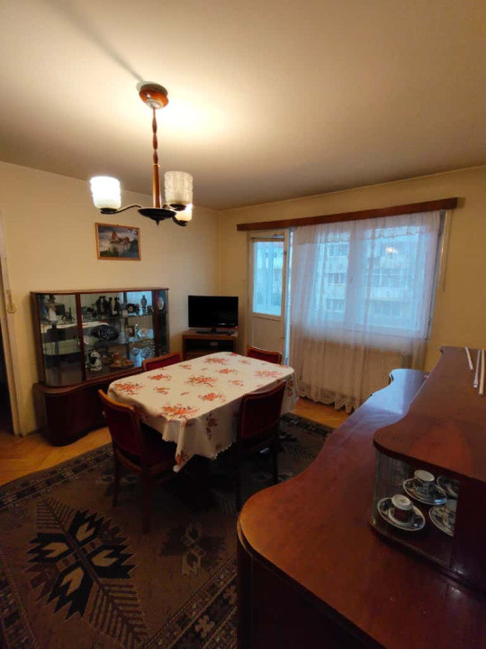 APARTAMENT DE INCHIRIAT RAHOVEI