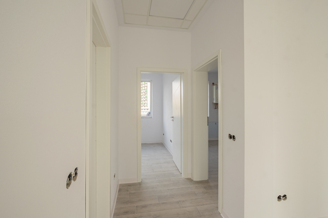 Spațiu finisat, 2 intrări, parcare – Doamna Stanca–Dedeman, disponibil acum