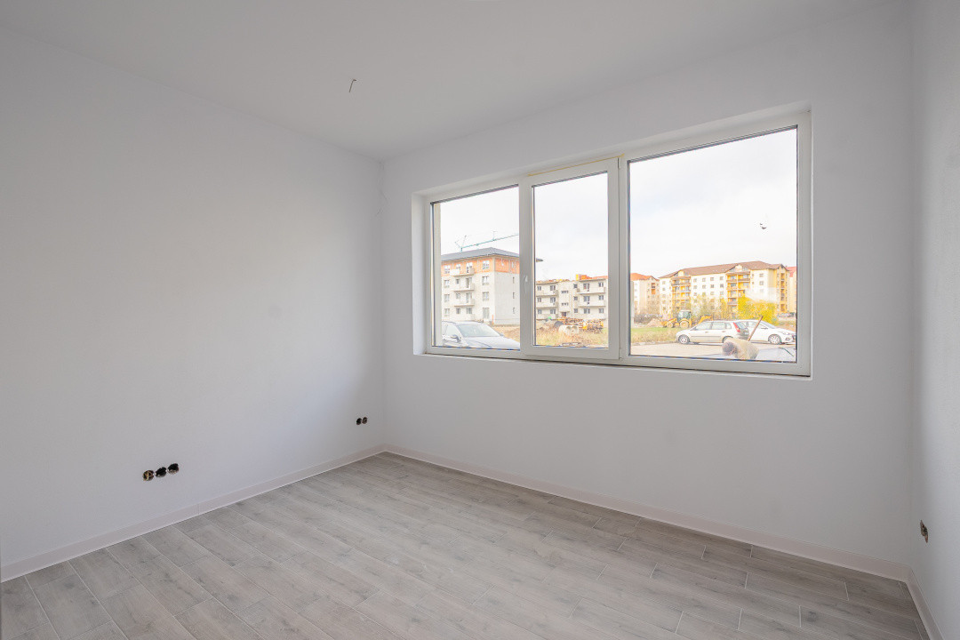 Spațiu finisat, 2 intrări, parcare – Doamna Stanca–Dedeman, disponibil acum