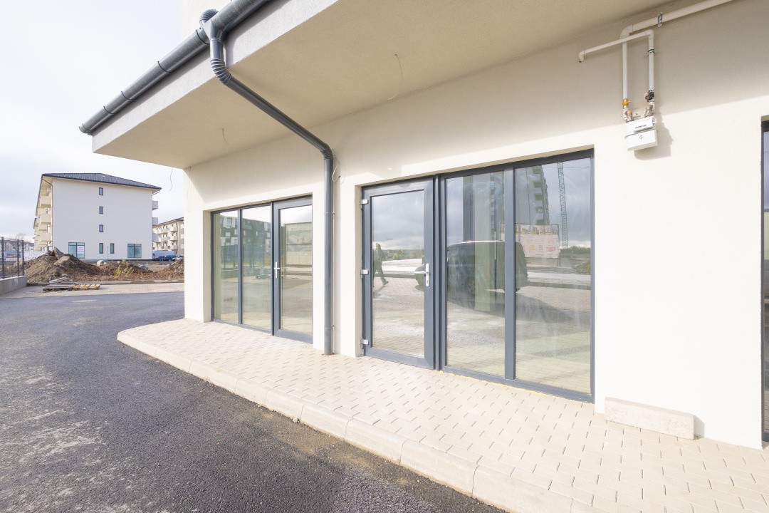 Spațiu finisat, 2 intrări, parcare – Doamna Stanca–Dedeman, disponibil acum