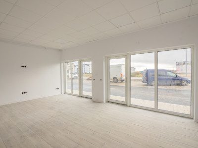 Spațiu finisat, 2 intrări, parcare – Dna Stanca–Dedeman, disponibil 01-Aprilie