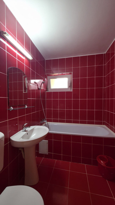 Apartament cu 2 camere semidecomandat, Str. Hameiului 3 