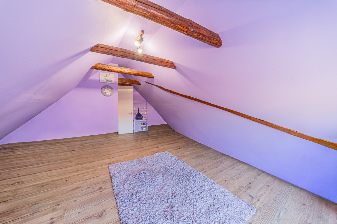 Proprietate versatilă cu 2 case și garsonieră în Hărman, locuință sau investiție