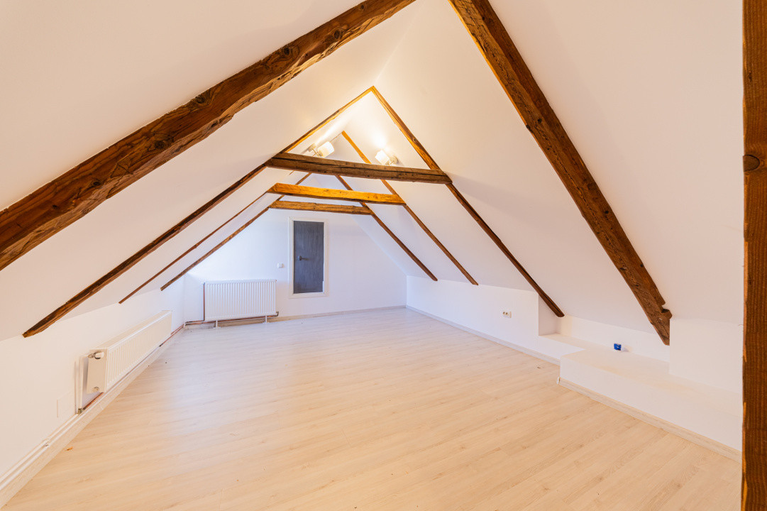 Proprietate versatilă cu 2 case și garsonieră în Hărman, locuință sau investiție