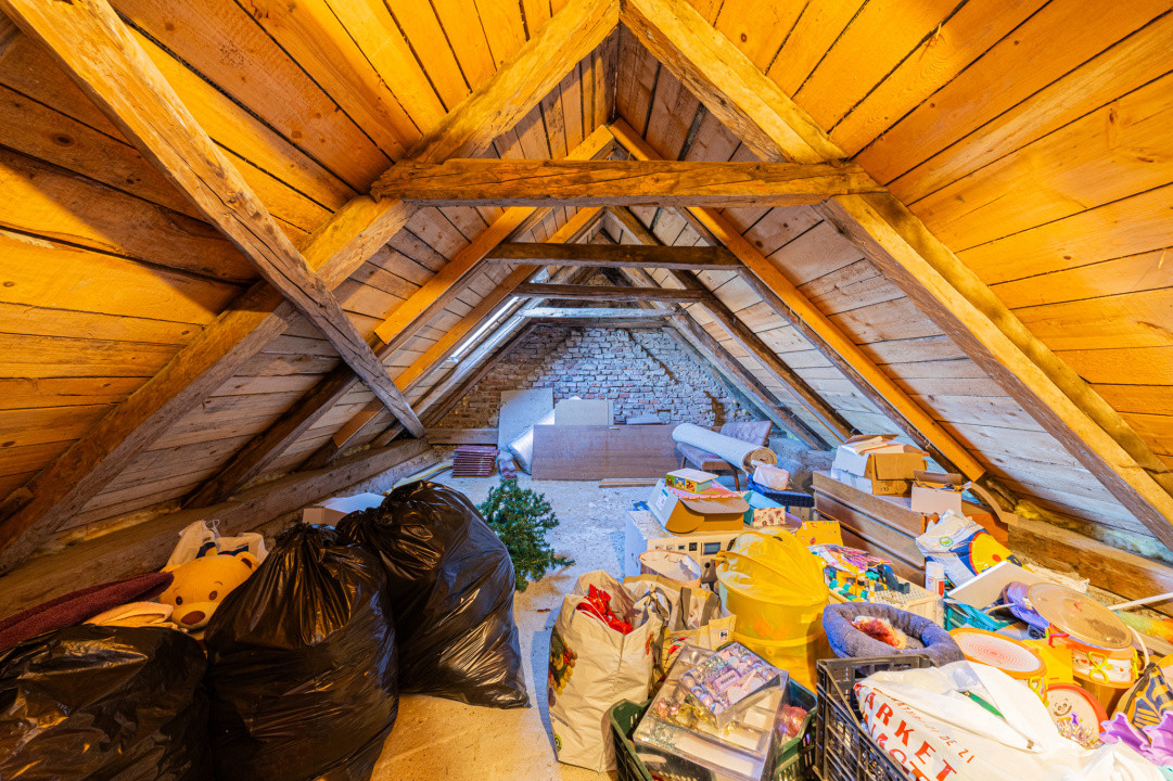 Proprietate versatilă cu 2 case și garsonieră în Hărman, locuință sau investiție