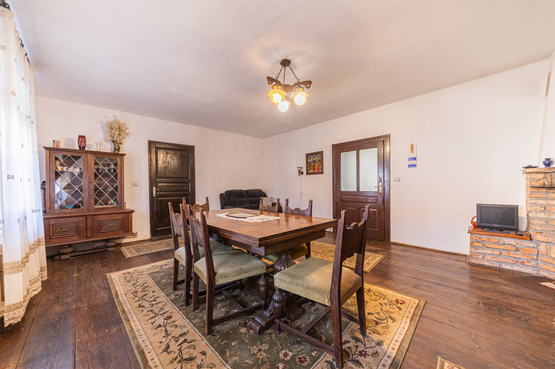 Proprietate versatilă cu 2 case și garsonieră în Hărman, locuință sau investiție