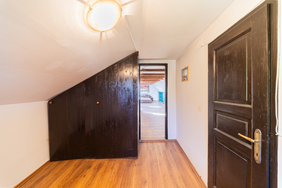 Proprietate versatilă cu 2 case și garsonieră în Hărman, locuință sau investiție