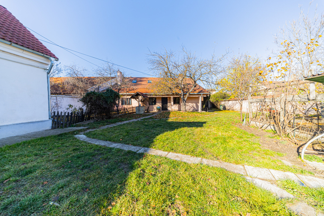 Proprietate versatilă cu 2 case și garsonieră în Hărman, locuință sau investiție