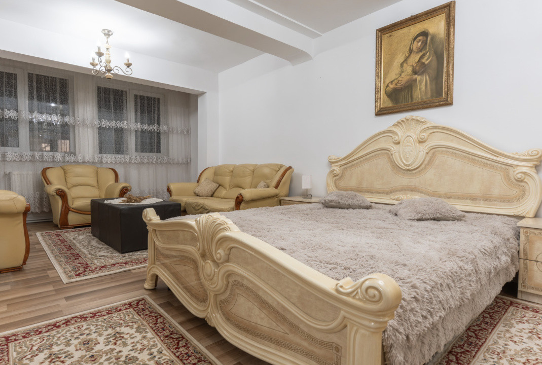 Pensiune Turistică cu Sala de Mese + Casă de Locuit în Cristesti 