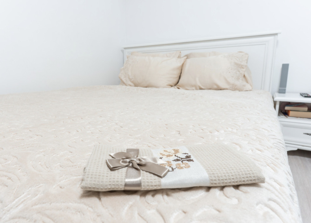 Pensiune Turistică cu Sala de Mese + Casă de Locuit în Cristesti 