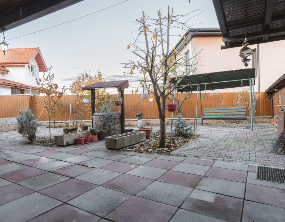 Pensiune Turistică cu Sala de Mese + Casă de Locuit în Cristesti 