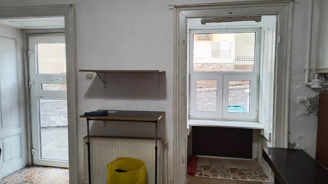 SPATIU COMERCIAL -CENTRUL ISTORIC-35 mp utili