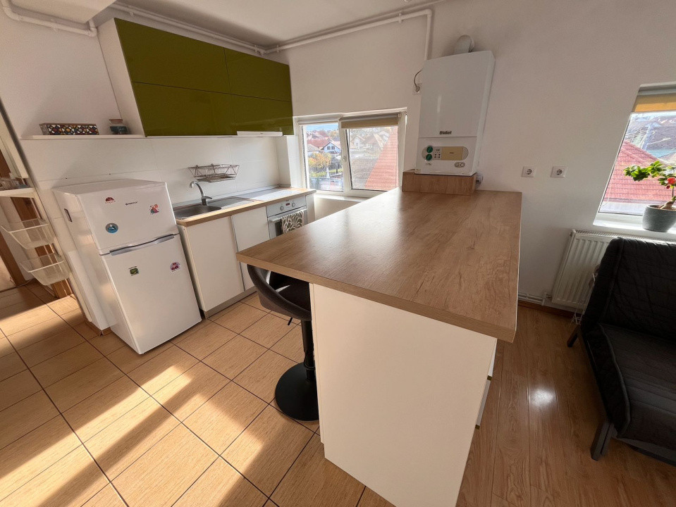 Apartament 2 camere, decomandat - spațios, mobilat și utilat - Zona Trei Stejari