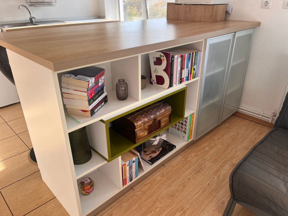 Apartament 2 camere, decomandat - spațios, mobilat și utilat - Zona Trei Stejari