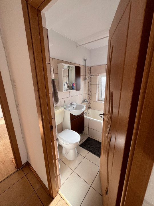 Apartament 2 camere, decomandat - spațios, mobilat și utilat - Zona Trei Stejari