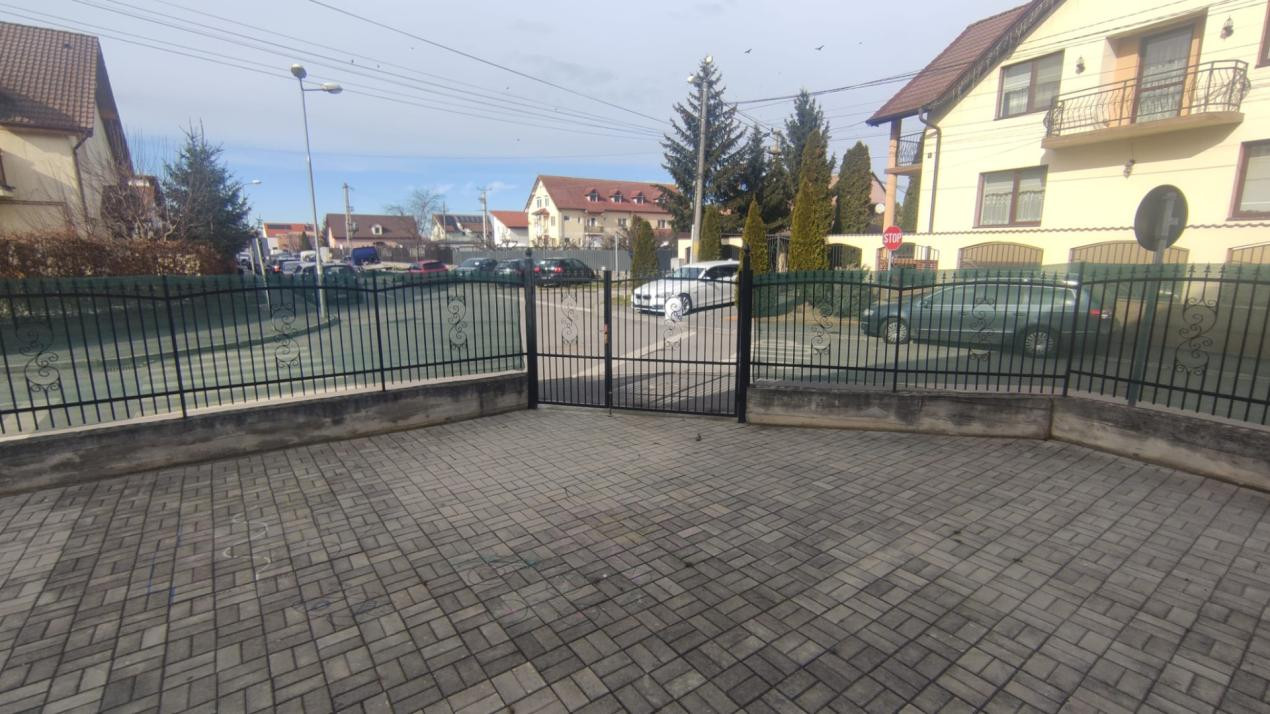 Spatiu comercial de inchiriat - 30 mp - zona foarte linistita de case