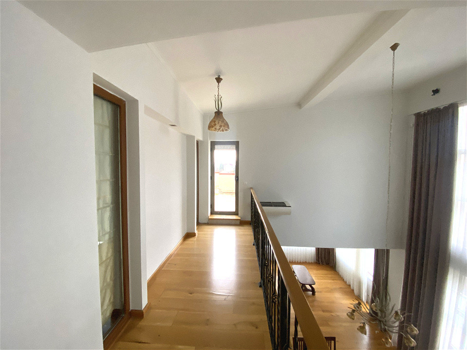 Penthouse 4 camere 166mpu terasa 50mp Cedonia priveliste Munti - Oras