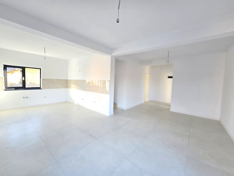 Vilă Individuală P+M, 4 Camere, 2 Băi - Lețcani, Banu