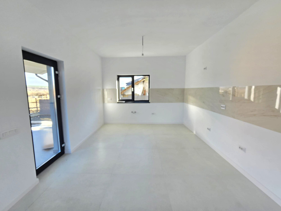 Vilă Individuală P+M, 4 Camere, 2 Băi - Lețcani, Banu