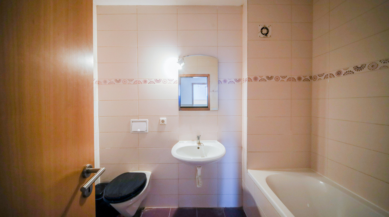 🏡 Apartament de vânzare – Brașov, Strada Graurului (loc de parcare + boxa)