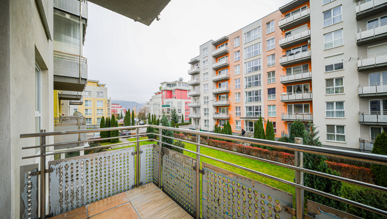 🏡 Apartament de vânzare – Brașov, Strada Graurului (loc de parcare + boxa)