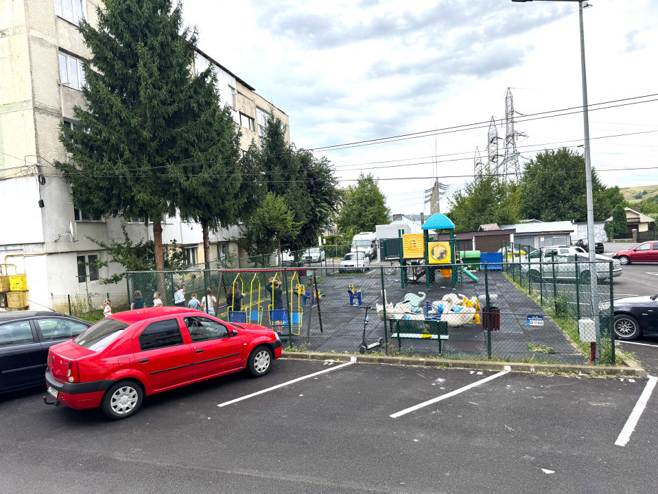 Apartament 2 Camere Decomandat, Etaj 1 - Falticeni