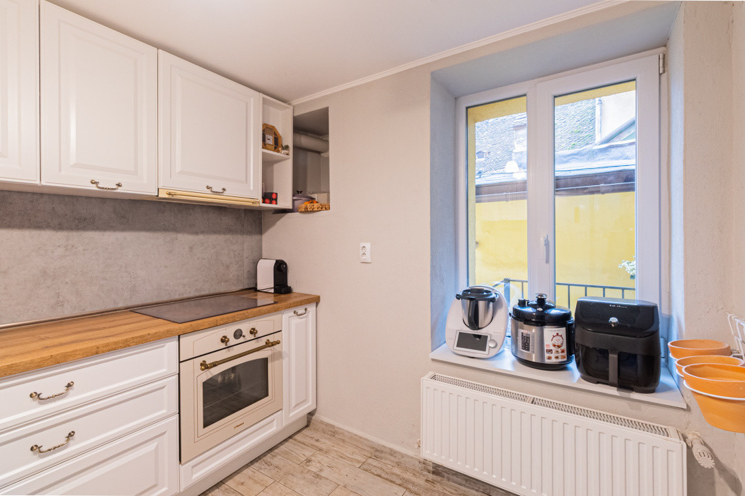 Oază de Eleganță în Inima Brașovului – Apartament de Vanzare, Str. Lungă nr. 90