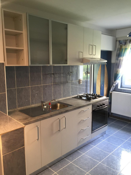 Apartament cu 3 camere in Racadau 