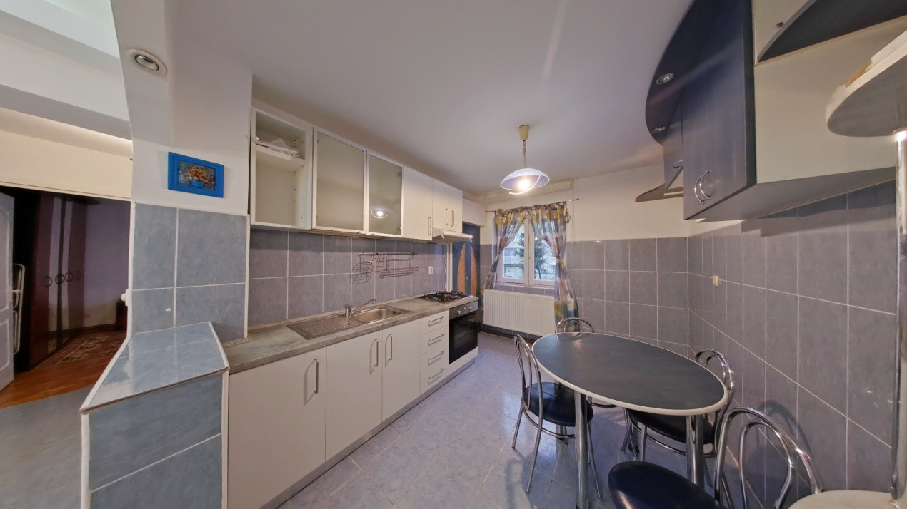 Oportunitate! Apartament cu 3 camere, 2 bai - Racadau / vis-a-vis de Magnolia