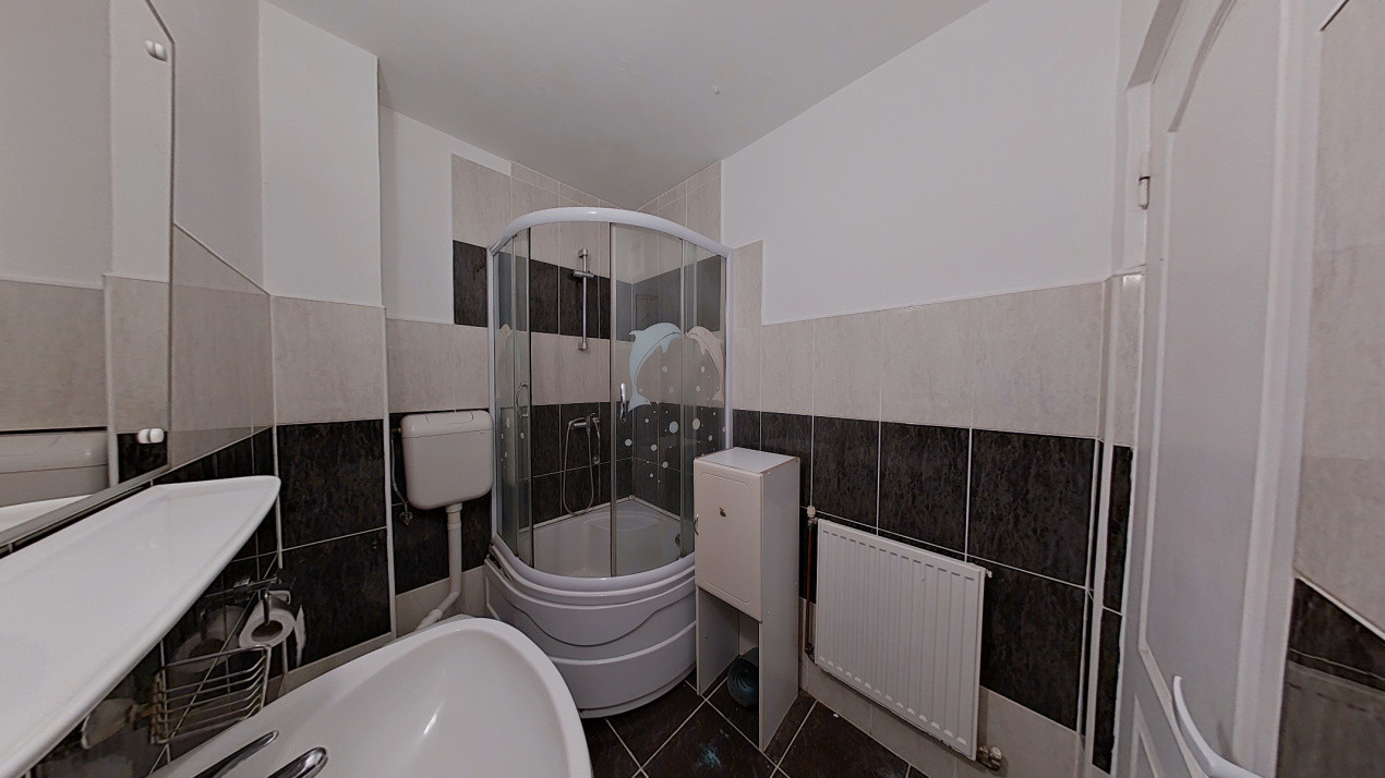 Oportunitate! Apartament cu 3 camere, 2 bai - Racadau / vis-a-vis de Magnolia