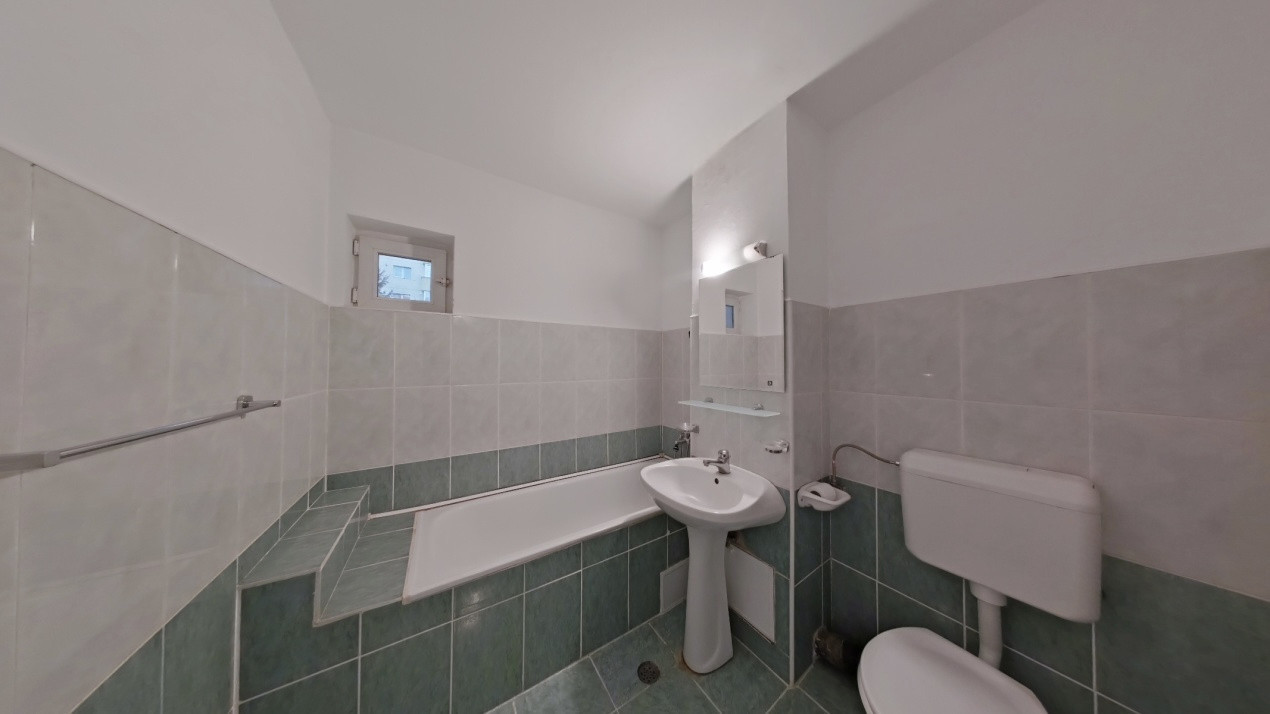 Oportunitate! Apartament cu 3 camere, 2 bai - Racadau / vis-a-vis de Magnolia