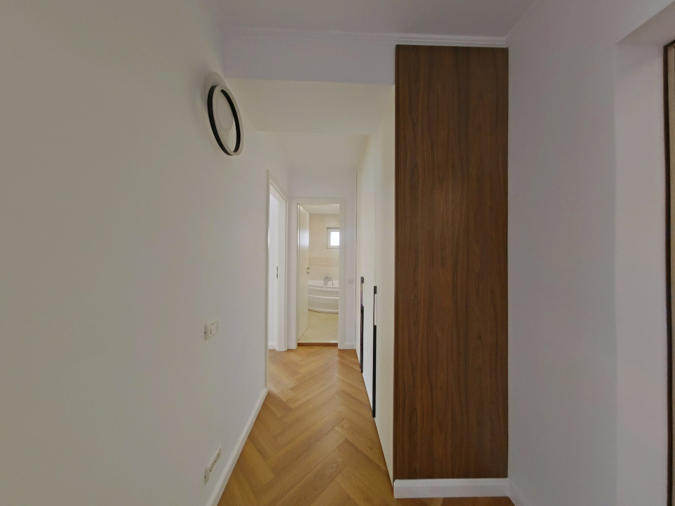 Apartament 3 camere decomandat, lux, renovat integral, prima închiriere, Brașov