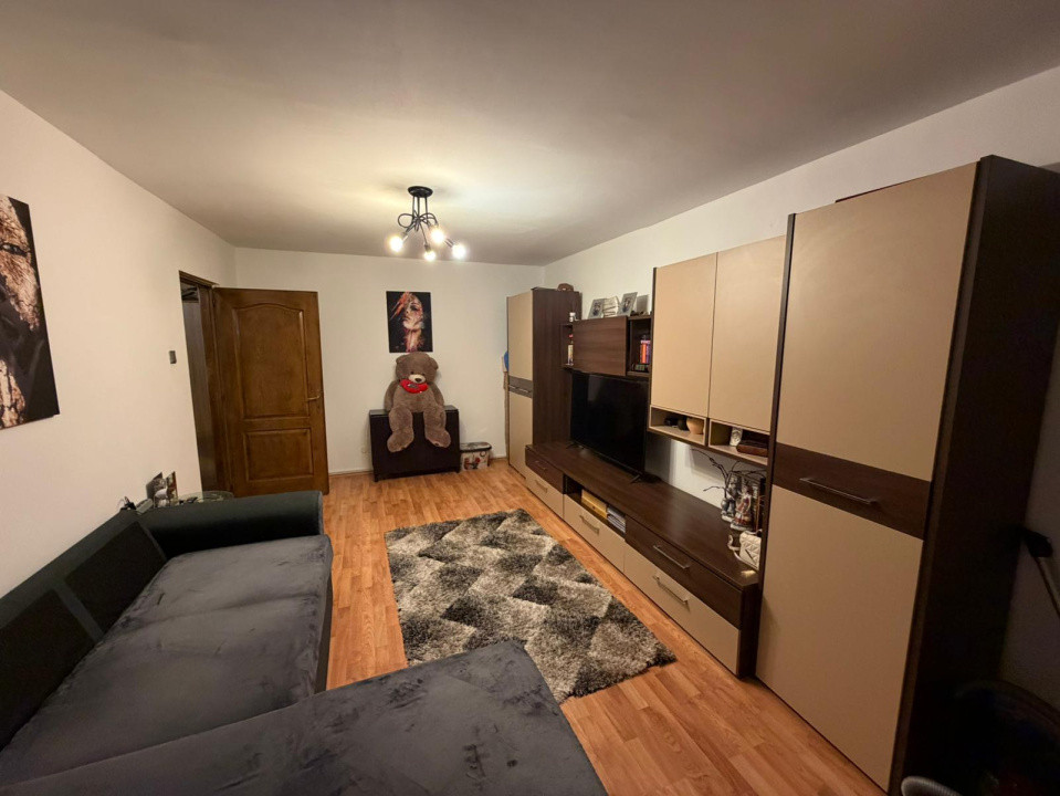 Apartament 3 camere – Strada Amaradia - Liceul Pedagogic