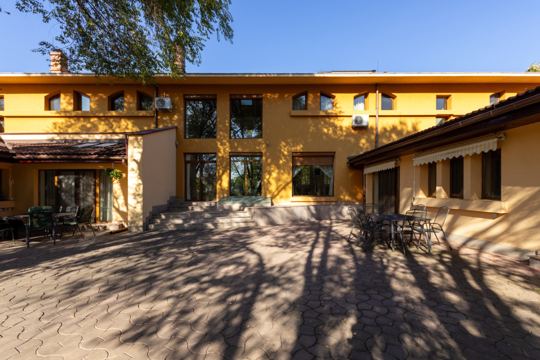 Proprietate Unică în Frumușani – Spațiu, Eleganță și Potențial 